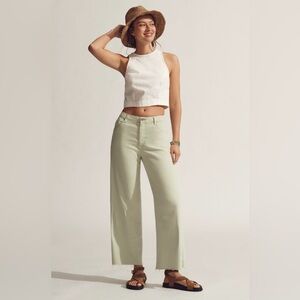 AG Saige Mid-Rise Crop Wide-Leg Jeans
Anthropologie
In: Pistachio